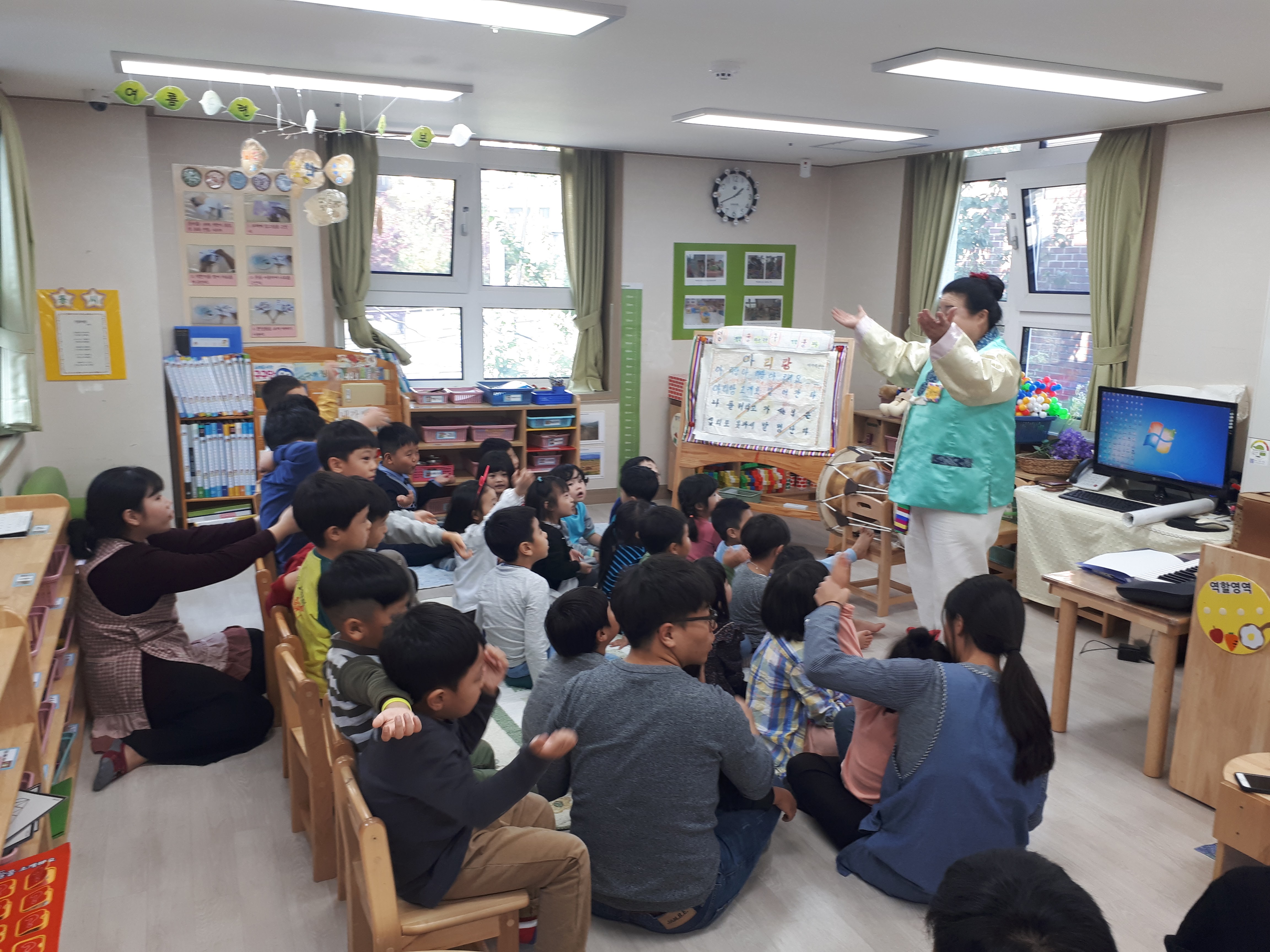 우리동네 봉사단 (민요나라) 중림어린이집 민요봉사 실시
