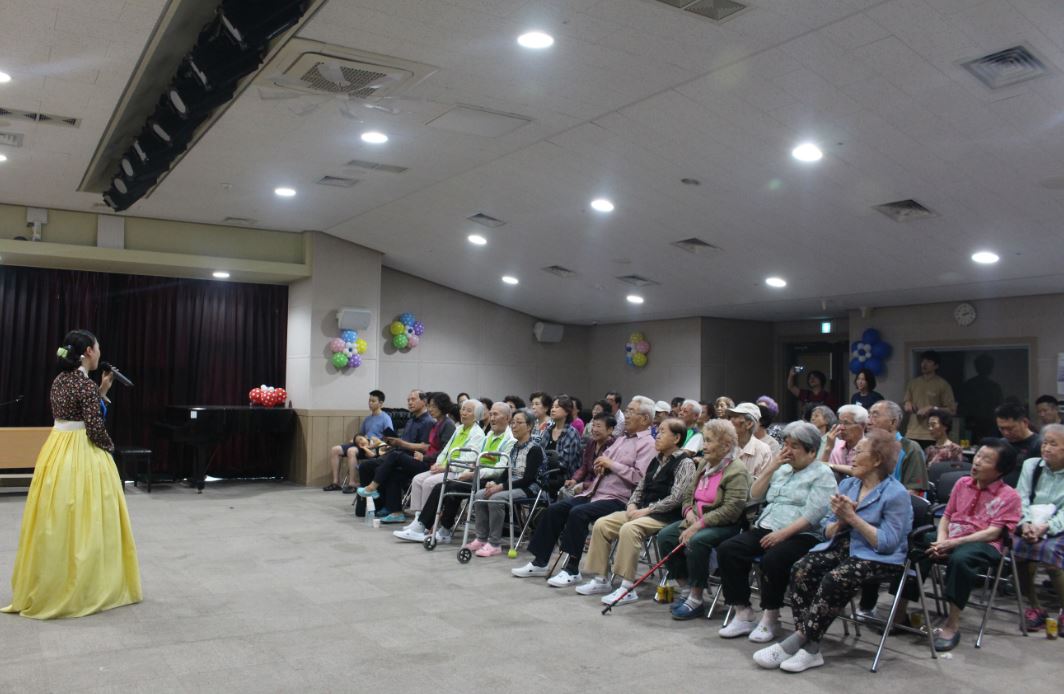 6월 문화복지행사 - 화국회와 함께하는 사자탈 및 사물놀이 전통공연